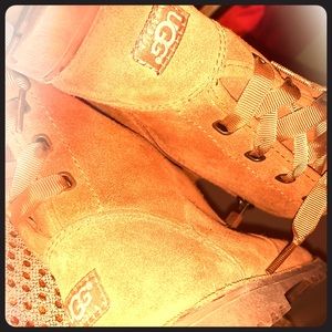 Girl’s Ugg Boots